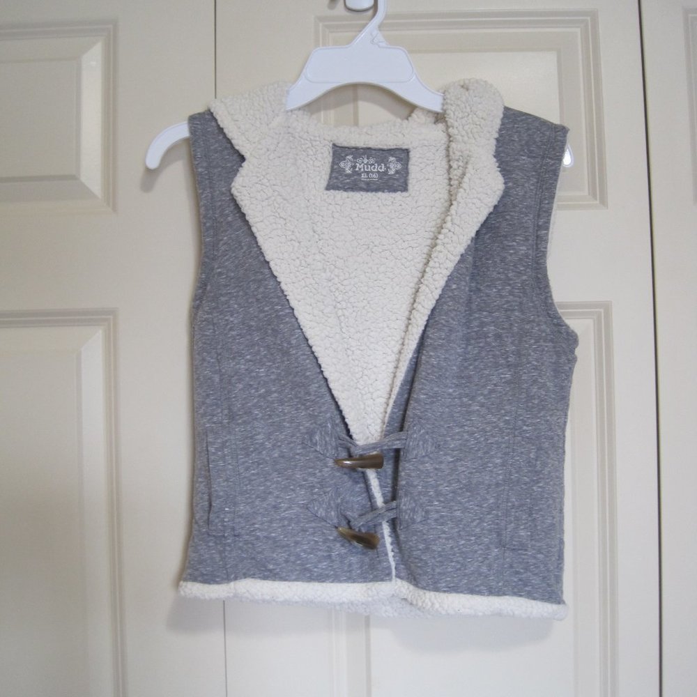 Mudd sherpa and sweatshirt vest sz XL